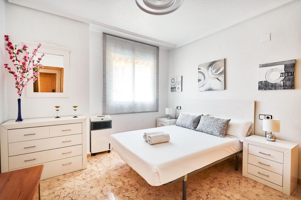 Espanhouse David 2 Bedroom Apartment Torrevieja With Pool エクステリア 写真